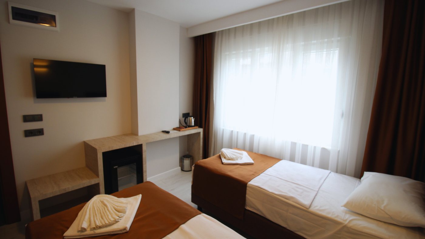 Altınay Hotel Twin Oda — iki ayrı tek kişilik yatak